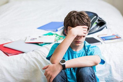 14岁的孩子抑郁有哪些行为（14岁孩子抑郁的表现有哪些症状）第1张图片